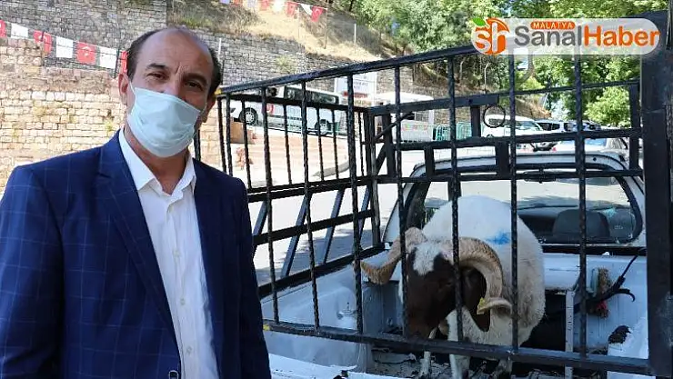 Kalenin açılışına sevindi, koç kurban etti