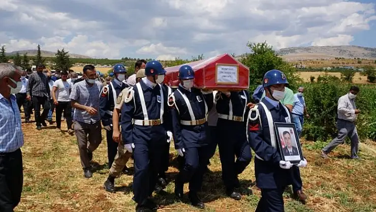 'Kalp krizi geçiren uzman çavuş toprağa verildi'