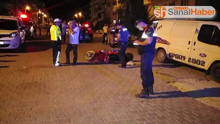 Kamyonet ile motosiklet çarpıştı: 1 yaralı