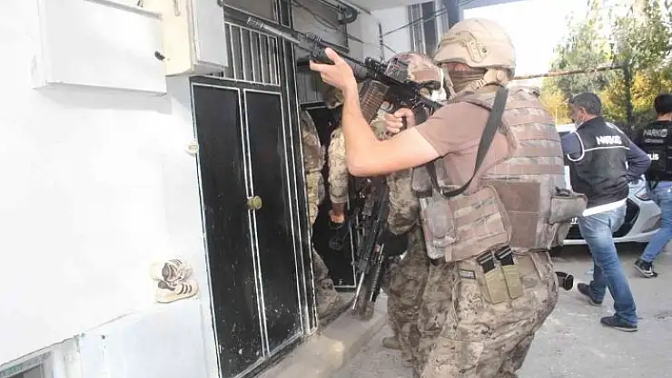 'Kapılar koçbaşıyla kırılıp içeriye girildi'