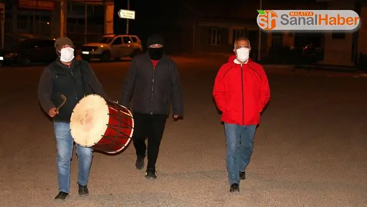 Hekimhan Belediye Başkanı vatandaşları sahura kaldırdı