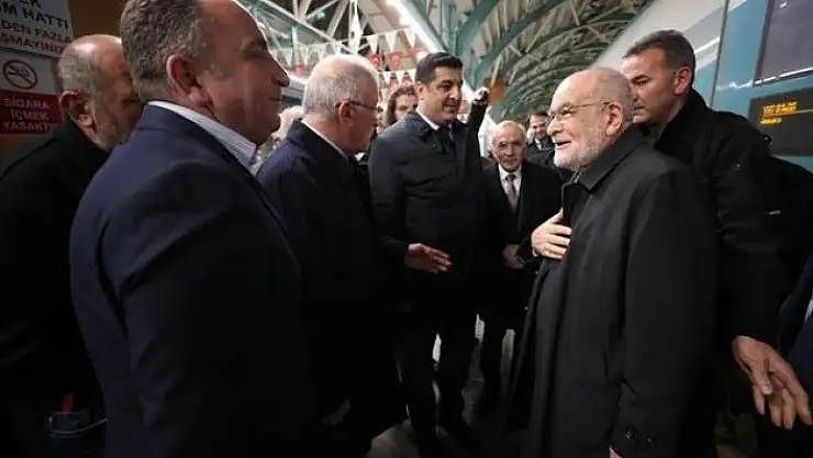 'Karamollaoğlu, Sivasa eleştirdiği hızlı trenle gitti'