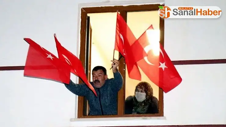 Karantina altındaki vatandaşlardan 23 Nisan kutlaması