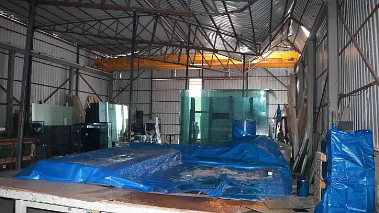 'Karın ağırlığına dayanamayan iş yerinin çatısı çöktü'