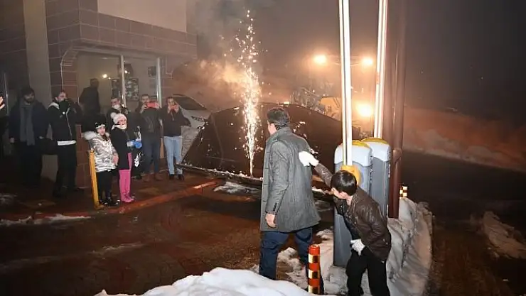 'Karla mücadele aracı operatörüne doğum günü sürprizi'