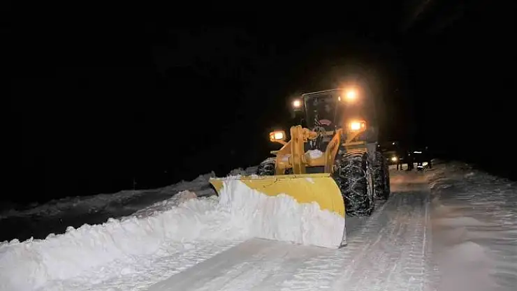 'Karla mücadelenin kahramanları gece gündüz demeden çalışıyor'