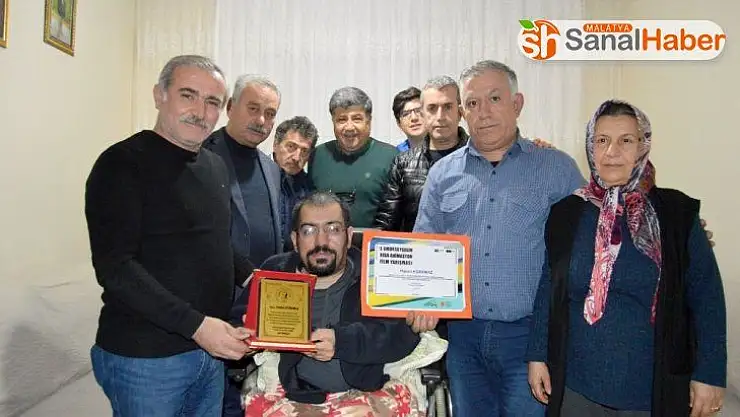 Kas hastası şahıs 'Özgür Olmak'  kısa filmiyle dereceye girdi