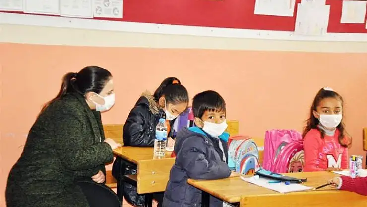 'Kaymakam Demir´den ilkokul öğrencileriyle bir araya geldi'