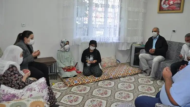 'Kaymakam Demir şehit ailelerini yalnız bırakmadı'
