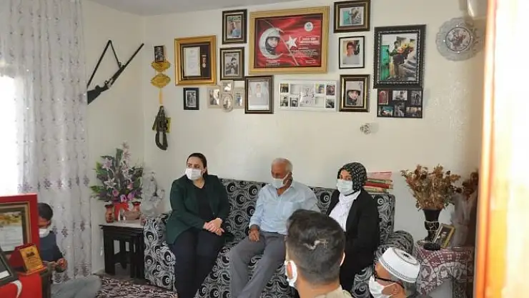 'Kaymakam Demir, şehit ailelerini yalnız bırakmıyor'