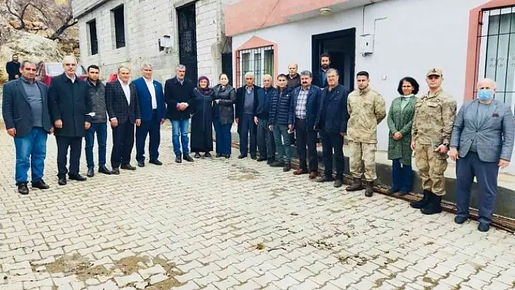 'Kaymakam Demir, Şehit Enes Sarıaslan´ın ailesiyle bir araya geldi'