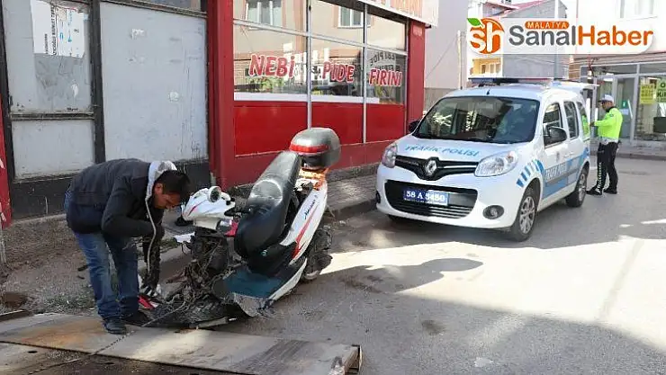 Kaza yaptı, motosikleti bırakıp kaçtı