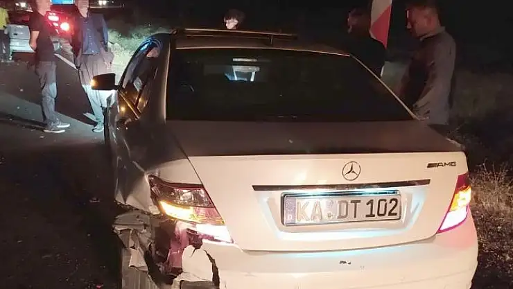 'Keçi süresine çarpmamak için duran otomobile başka araç çarptı: 1 yaralı'