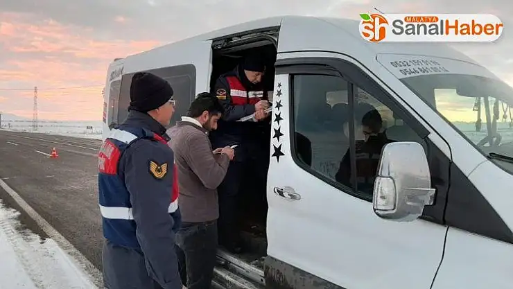 Malatya'da tüfekle kendini vurdu