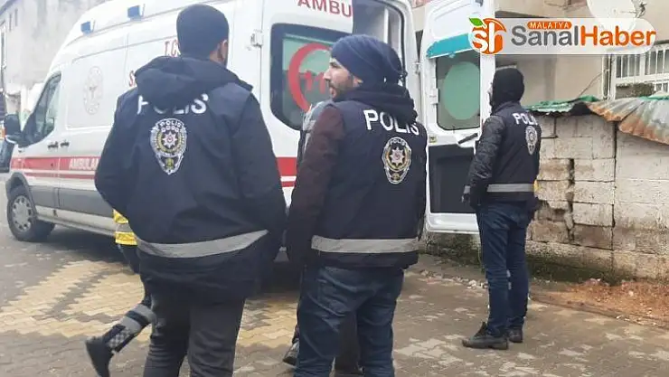 Kendisine zarar veren genç kız hastaneye kaldırıldı