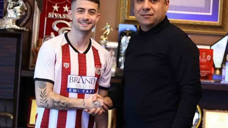 'Kerem Atakan Kesgin resmen Sivassporda'
