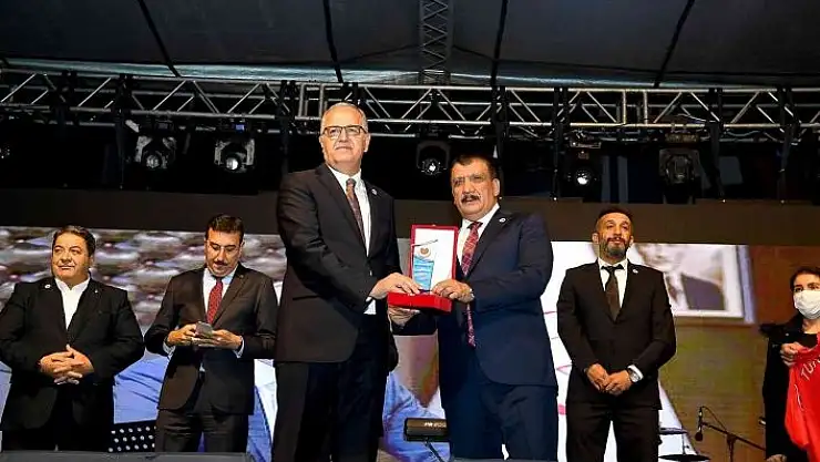 'Kernek Onur ödülleri verildi'