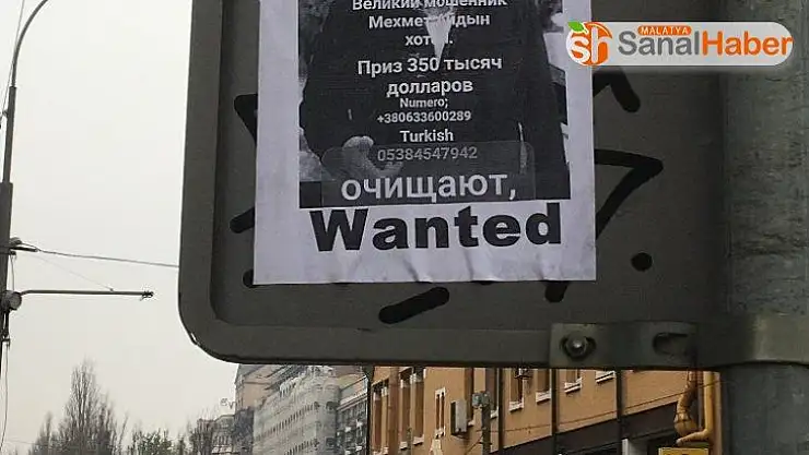 Kiev sokaklarına 'Tosuncuk' için yeni afişler asıldı