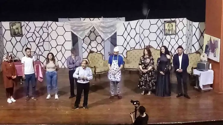 '´Kılıbık´ oyununa ilgi'