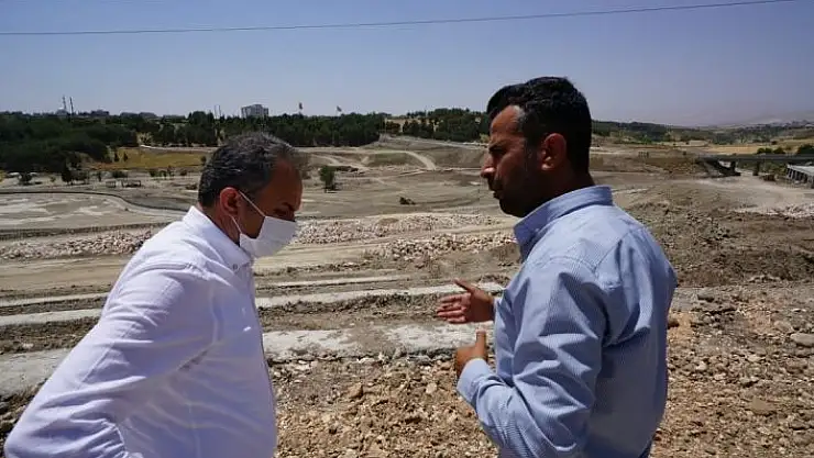 'Kılınç, millet bahçesinde incelemelerde bulundu'