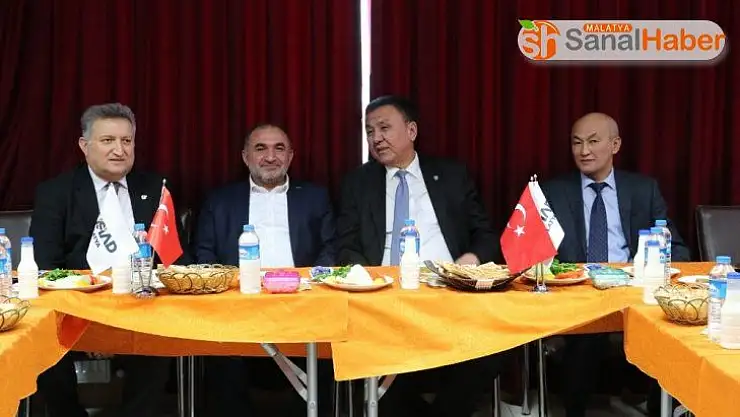 Kırgızistan Büyükelçisi Omuraliyev'den MÜSİAD'a ziyaret
