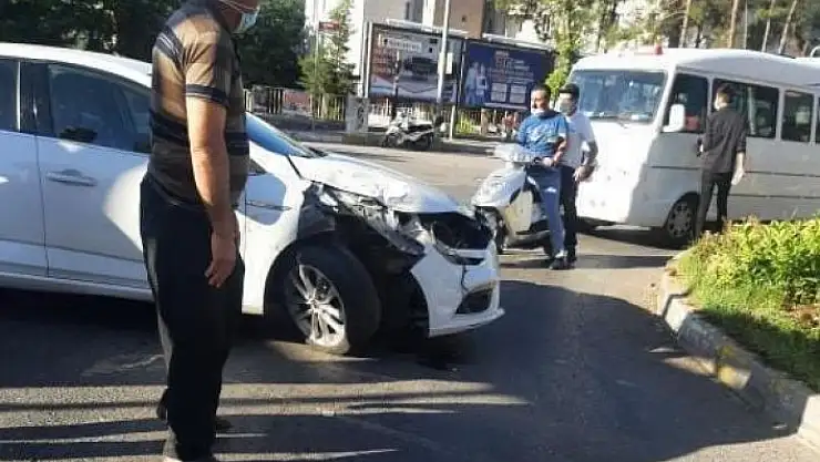 'Kırmızı ışıkta geçen kamyon otomobile çarptı: 1 yaralı'