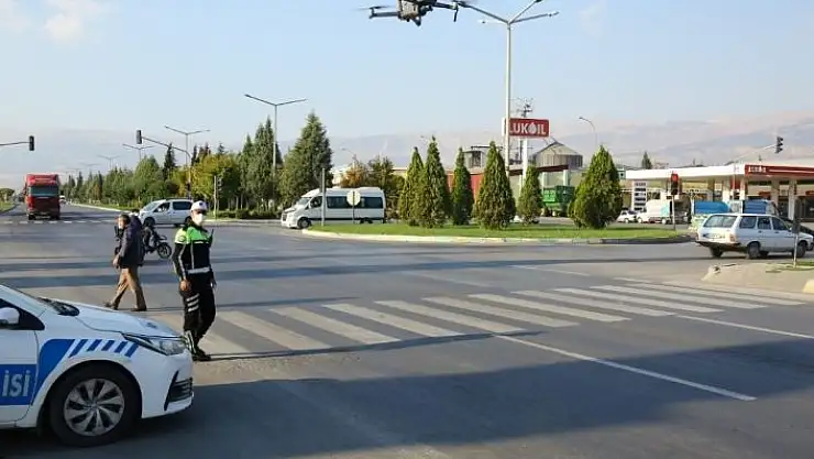 'Kırmızı ışıkta geçenler drone ile yakalandı'