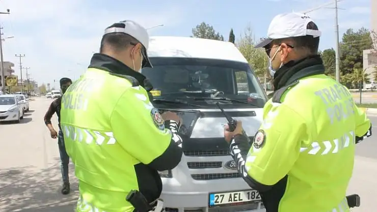 'Kırmızı ışıktan geçen sürücülere göz açtırılmıyor'