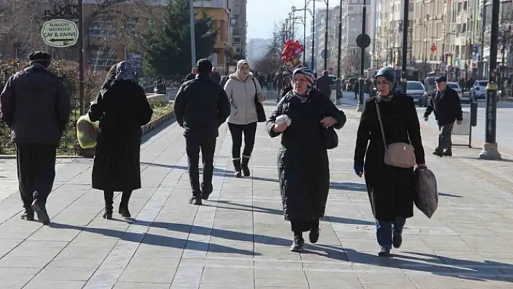 '''Kısaltmalar ve sık kullanılan emojiler dilimizi kirletiyor'''