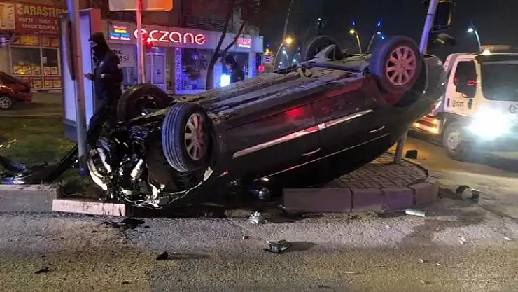 'Kısıtlama saatinde çaldığı otomobil ile kaza yapan şüpheli hastanelik oldu'