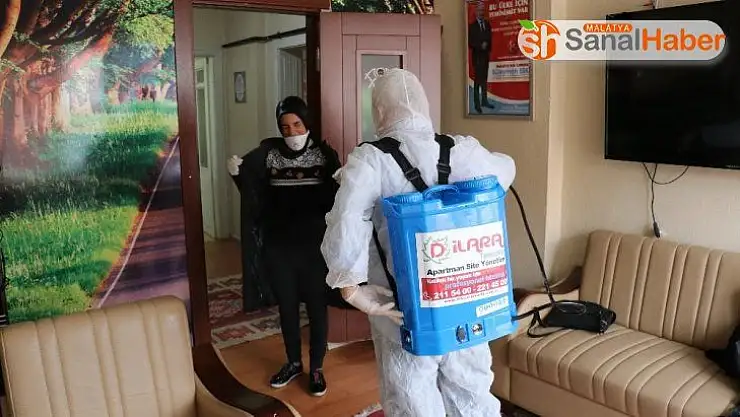 Kıyafetleri ile dezenfekte oldu