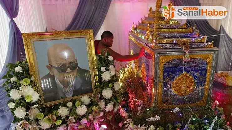 Kızıl Khmer lideri bugün yakılıyor
