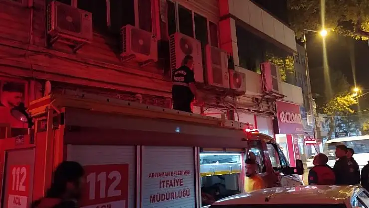 'Klima motorları arasına sıkışan kediyi itfaiye kurtardı'