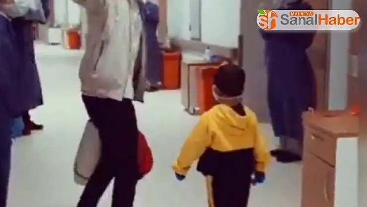 Koronayı yenen baba ve 5 yaşındaki oğlu taburcu edildi