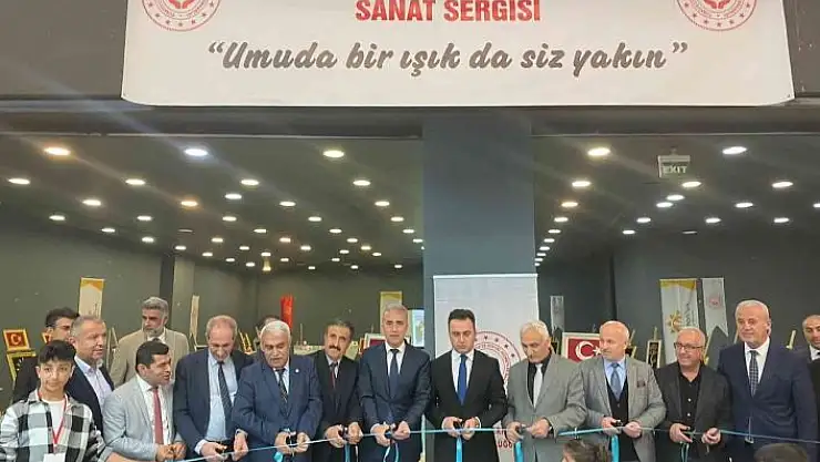 'Koruma altında bulunan çocuklardan sergi'