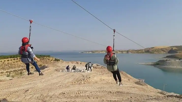 'Koruma ve bakım altındaki çocukların zipline ve tekne turu heyecanı'