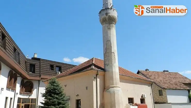Kosova'da camiler yeniden ibadete açıldı
