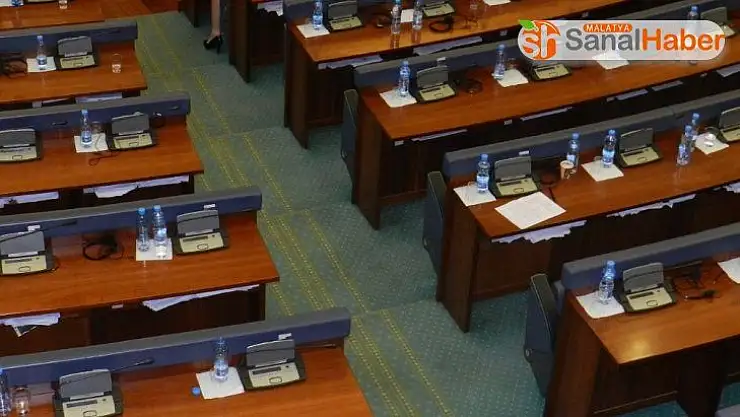 Kosova'da erken parlamento seçimi sonuçları açıklandı