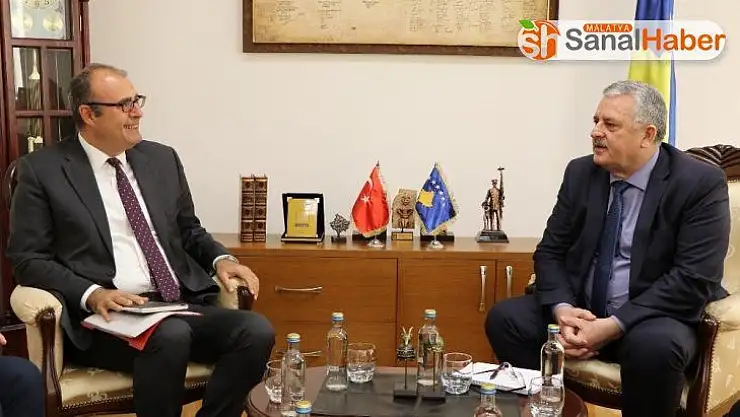 Kosova İçişleri Bakanı Veliu,  Büyükelçi Sakar'ı kabul etti