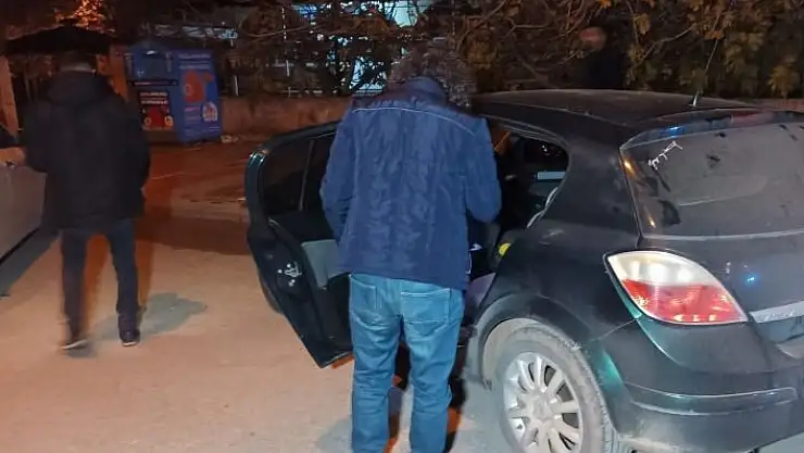 'Kovalamaca sonucu yakalanan şahıslarda uyuşturucu ele geçirildi'