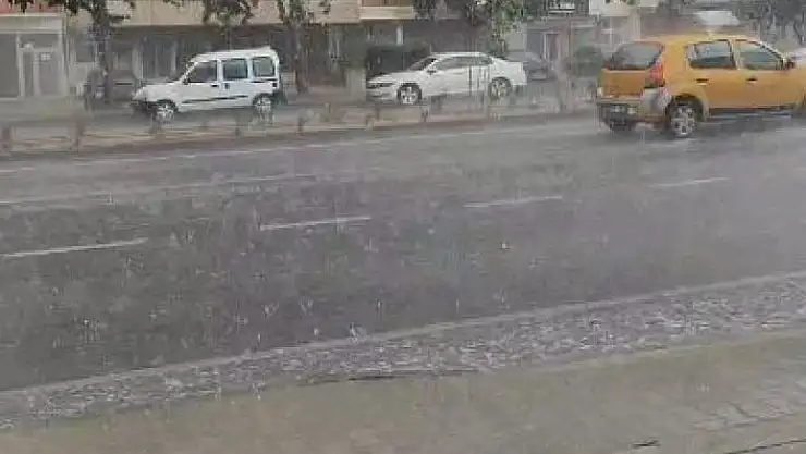 'Kovancılar´da sağanak ve dolu etkili oldu'