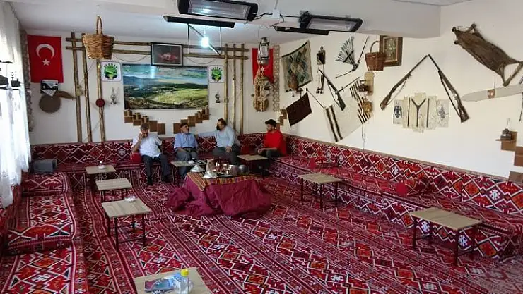 'Köylüler atıl durumdaki okulu onararak müzeye çevirdi, içinde 300 yıllık tarihi eserler var'