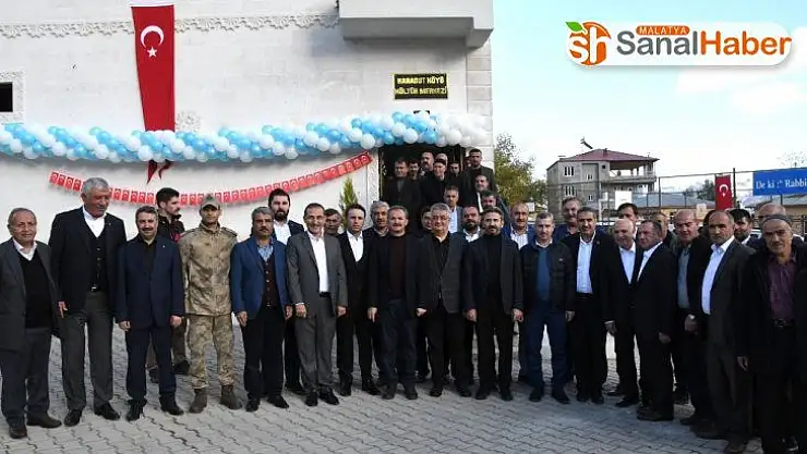 Köyüne olan vefa borcunu kültür merkezi yaparak ödedi
