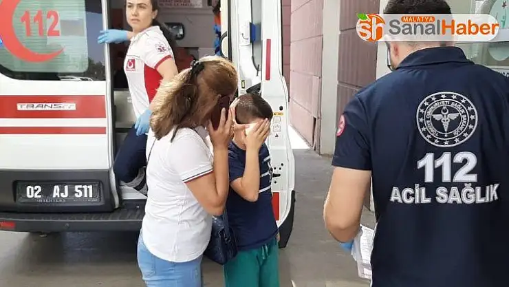 Küçük çocuğun yüzünde maytap patladı
