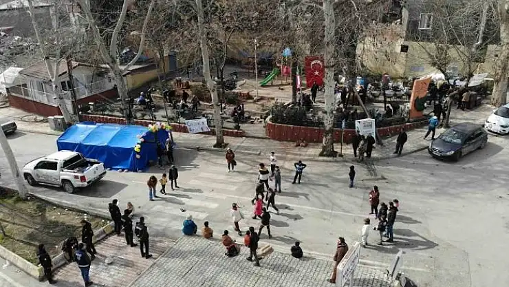 'Küçük Deniz´den büyük hareket: Babasıyla yaşıtları için desteğe geldi'