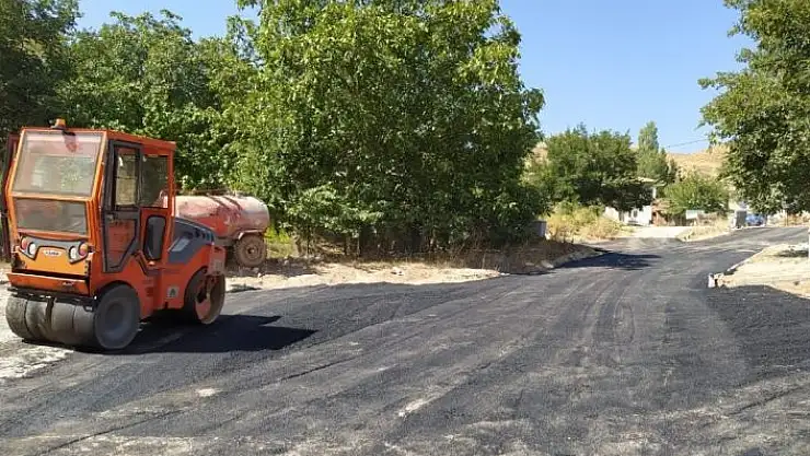 'Kuluncak´ta asfalt çalışmaları sürüyor'
