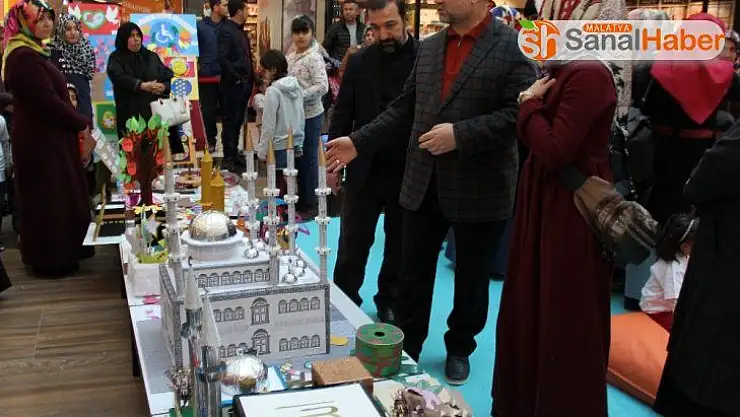 Kuran öğrenen minik öğrencilerin sergisi büyük beğeni topladı