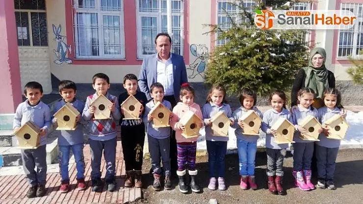 Kuşlar üşümesin diye yuva yaptılar