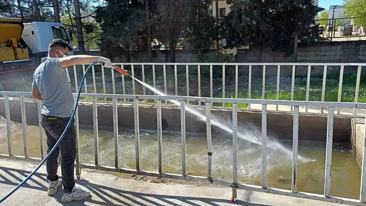 'Larva ilaçlama çalışmaları hız kesmeden devam ediyor'