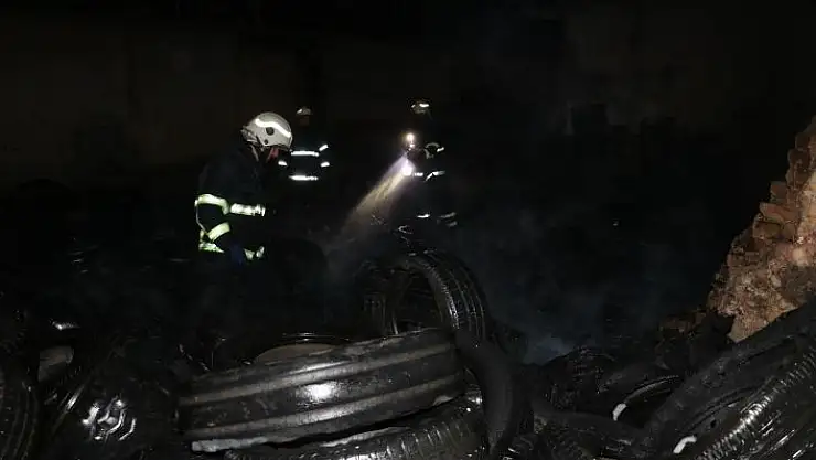 'Lastik çöplüğünde çıkan yangın korkuttu'